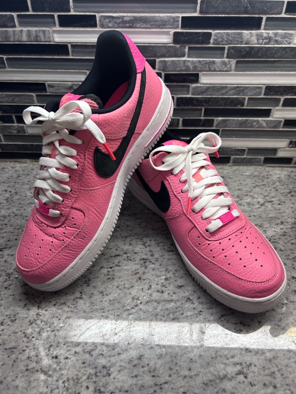 Mens Nike Air Force 1 Low 07 Pink Gaze and Black Low-Top Sneakers size 8.5